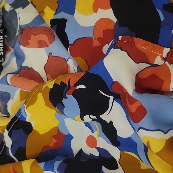 Multicolored Top - Picture 3 of 8